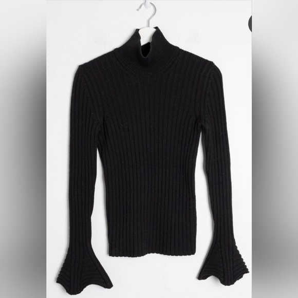 ❌️ SOLD ❌️ LAVIN RIBBED SWEATER WITH MATCHING SKIRT - Picture 4 of 5